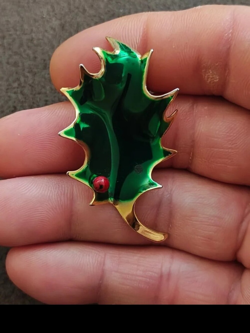 1980s Signed Cerrrito Holly Leaf Holiday Gold Tone Brooch.